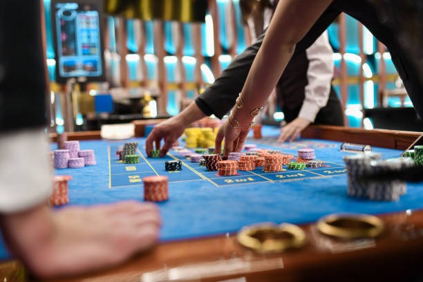 Texas Poker table on judi388 with live dealer and player seats